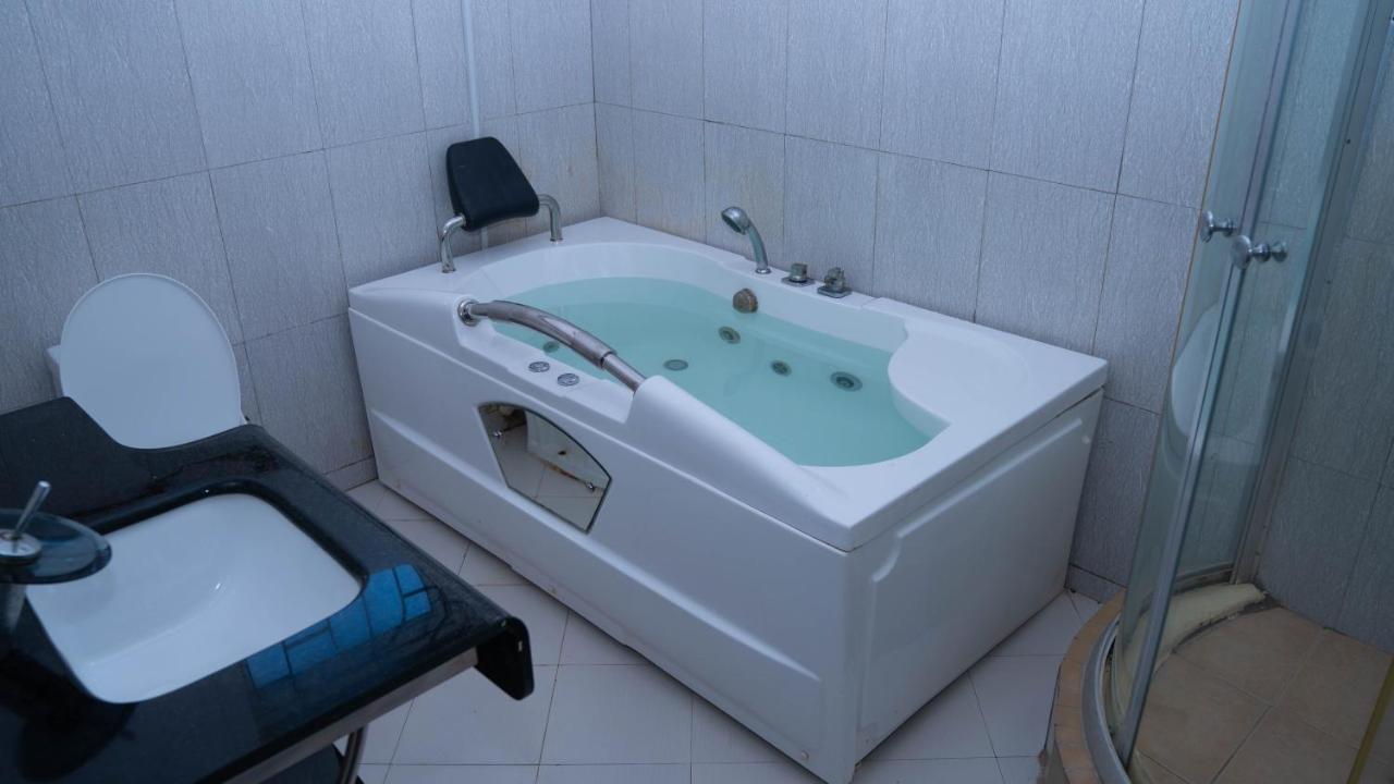 Luxury Beach Villa Inn Дар ес Саалам Екстериор снимка