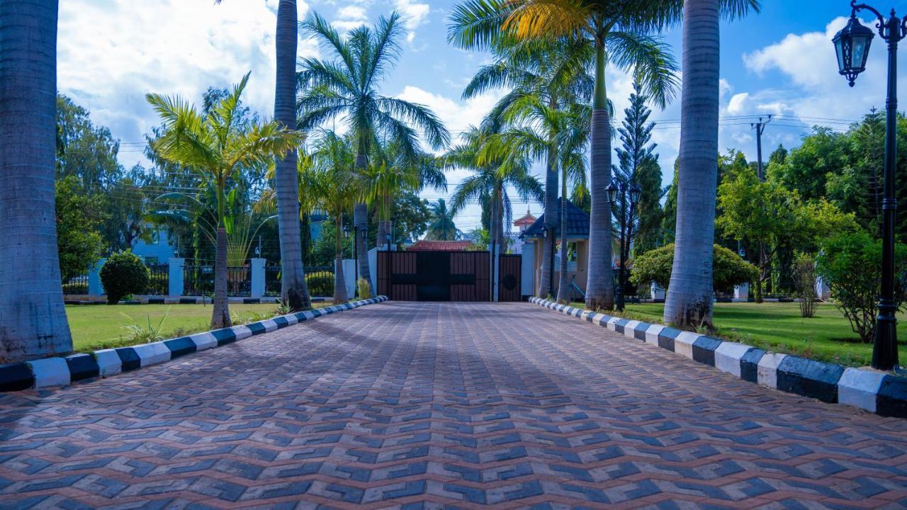 Luxury Beach Villa Inn Дар ес Саалам Екстериор снимка